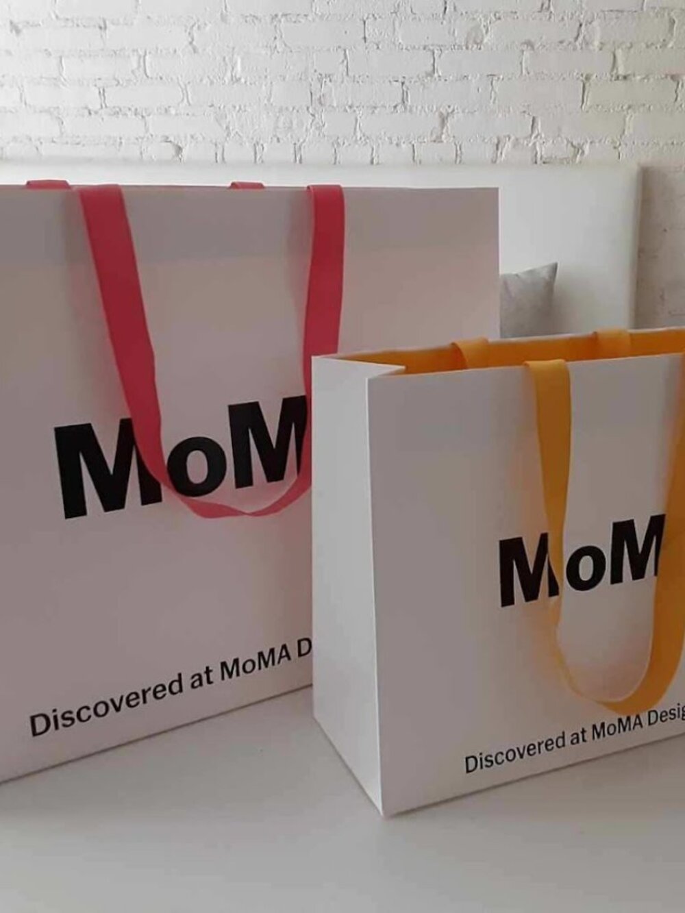 MoMA Paper Shopping/ Tote bags (2)